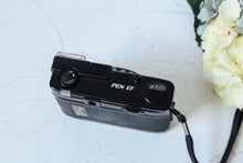 Load image into Gallery viewer, OLYMPUS PEN EF【完動品】フラッシュ付きハーフカメラ・革貼り替えオプションあり
