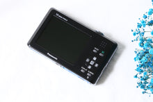 Load image into Gallery viewer, Panasonic Lumix DMC-FP1BU【希少❗️】【完動品】▪️オールドコンデジ▪️デジタルカメラ
