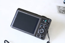 Load image into Gallery viewer, Canon PowerShot SX720 HS ブラック【美品✨/Wi-Fi搭載・光学40倍ズーム📸完動品】月まで撮れる🌙
