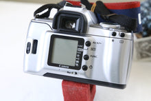 Load image into Gallery viewer, Canon EOS Kiss 5 本格一眼デビューにもぴったり！【完動品】全自動の簡単一眼レフ✨
