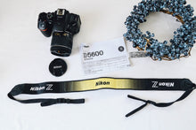 Load image into Gallery viewer, Nikon D5600 &amp; AF-P DX 18-55mmレンズ【美品✨/完動品】▪️デジタル一眼レフカメラ▪️驚くほど軽い📸
