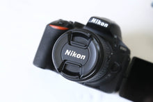 Load image into Gallery viewer, Nikon D5600 &amp; AF-P DX 18-55mmレンズ【美品✨/完動品】▪️デジタル一眼レフカメラ▪️驚くほど軽い📸
