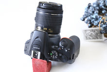 Load image into Gallery viewer, Nikon D5600 &amp; AF-P DX 18-55mmレンズ【美品✨/完動品】▪️デジタル一眼レフカメラ▪️驚くほど軽い📸
