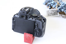 Load image into Gallery viewer, Nikon D5600 &amp; AF-P DX 18-55mmレンズ【美品✨/完動品】▪️デジタル一眼レフカメラ▪️驚くほど軽い📸
