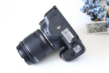 Load image into Gallery viewer, Nikon D5600 &amp; AF-P DX 18-55mmレンズ【美品✨/完動品】▪️デジタル一眼レフカメラ▪️驚くほど軽い📸
