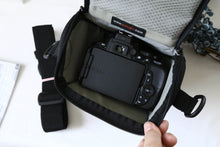 Load image into Gallery viewer, Nikon D5600 &amp; AF-P DX 18-55mmレンズ【美品✨/完動品】▪️デジタル一眼レフカメラ▪️驚くほど軽い📸
