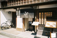 Load image into Gallery viewer, Canon Autoboy D5 📸🎞️ 水中も陸上もOKな全天候型コンパクトフィルムカメラ❗️この夏にぴったりなカメラ🏄‍♂️🌊【完動品】状態◎
