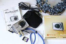 Load image into Gallery viewer, Canon PowerShot A495 シルバー【完動品/美品✨】▪️CCDオールドコンデジ▪️単三電池対応🔋
