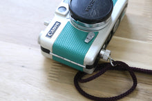 Load image into Gallery viewer, Canon Demi EE-17 グリーンリザード🐊【完動品】▪️オリジナル革張り替え▪️ハーフカメラ
