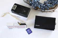 Load image into Gallery viewer, KYOCERA Stream Shot Finecam SL400R【一部訳あり/美品✨】希少な柄♦️▪️CCDオールドコンデジ
