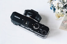 Load image into Gallery viewer, FUJIFILM X-E4 [In working condition] [Live action completed❗️] Condition ◎▪️ Mirrorless single-lens reflex camera ▪️ Digital camera 
