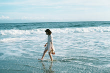 Load image into Gallery viewer, Nikon EM &amp; 50mmF1.8 明るいパンケーキレンズ🥞オリーブグリーン🫒【完動品/美品✨】
