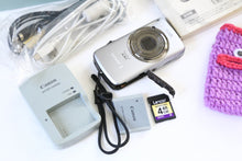 Load image into Gallery viewer, Canon IXY 930 IS シルバー【完動品/美品】タッチパネル搭載▪️CCDオールドコンデジ
