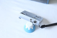 Load image into Gallery viewer, MINOLTA DiMAGE X20【完動品✨】CCD📸単三電池対応オールドコンデジ
