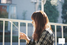 Load image into Gallery viewer, ✨完動品✨ Canon AL-1 単四電池対応 📸 明るい50mm F1.8レンズ付き 🌟 ピント合わせランプ機能付
