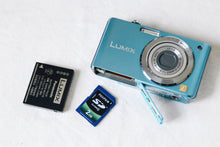 Load image into Gallery viewer, Panasonic LUMIX DMC-FS6【完動品】【実写済み❗️】ライカレンズ搭載！▪️オールドコンデジ▪️デジタルカメラ
