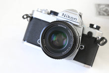 Load image into Gallery viewer, Nikon FM シルバーボディ &amp; Ai-S 50mm F1.8【完動品/希少✨】初心者おすすめ□機械式一眼レフフィルムカメラ
