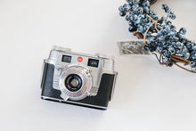 Load image into Gallery viewer, Kodak Signet35 希少❗️【完動品/美品✨】通称「ミッキーマウスカメラ」
