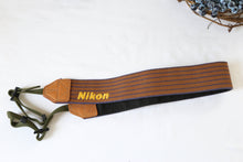 Load image into Gallery viewer, Nikon New FM2 シルバー【完動品/美品✨】一生モノ📸▪️機械式フィルム一眼レフ
