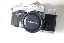 Load image into Gallery viewer, Konica AUTOREX【完動品✨】途中でハーフ切り替え可能❗️フィルム一眼レフカメラ
