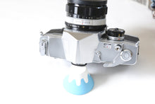 Load image into Gallery viewer, Konica AUTOREX【完動品✨】途中でハーフ切り替え可能❗️フィルム一眼レフカメラ
