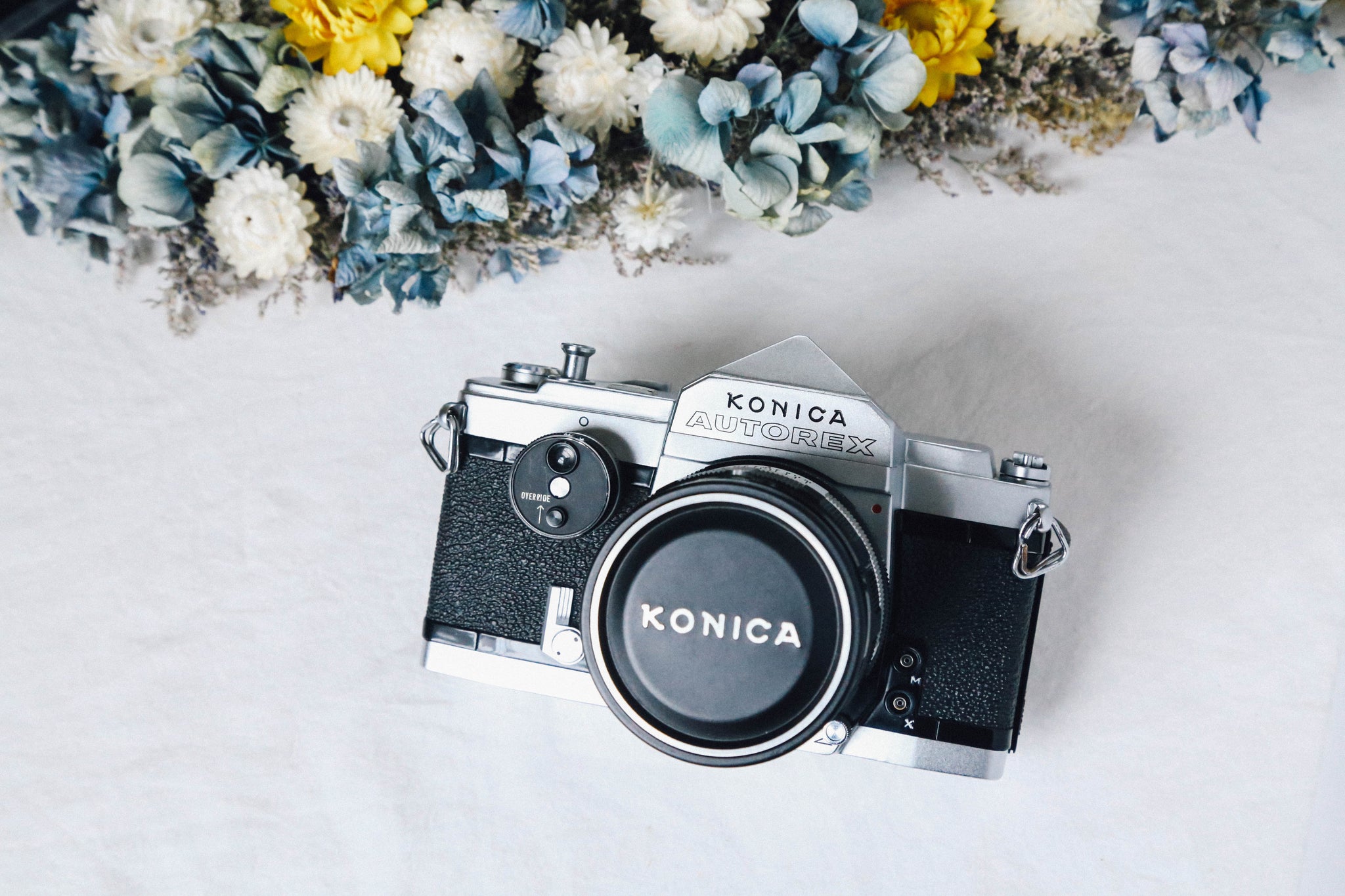KONICA AUTOREX フィルムカメラ KONICA AUTOREX フィルムカメラ フル⇒ハーフ切替一眼『KONICA AUTOREX