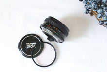 Load image into Gallery viewer, KONICA HEXANON AR 40mm F1.8 オールドレンズ【完動品✨】希少な明るいパンケーキレンズ
