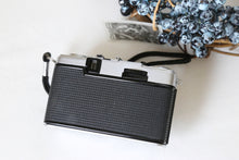 Load image into Gallery viewer, OLYMPUS PEN EE-3【完動品】ザ・王道ハーフカメラ✨
