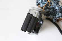 Load image into Gallery viewer, OLYMPUS PEN EE-3【完動品】ザ・王道ハーフカメラ✨
