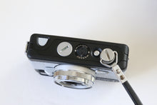 Load image into Gallery viewer, Canon Demi EE-17 Azzurro ◽ ブラック後塗り【完動品/希少✨】 ハーフサイズフィルムカメラ
