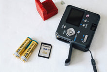 Load image into Gallery viewer, PENTAX Optio 43WR 🌊 ほぼ水中カメラ🐠 CCDセンサー搭載 オールドコンデジ 単三電池対応🔋
