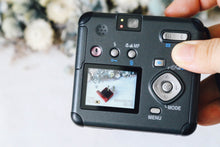 Load image into Gallery viewer, PENTAX Optio 43WR 🌊 ほぼ水中カメラ🐠 CCDセンサー搭載 オールドコンデジ 単三電池対応🔋
