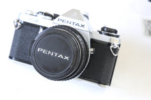 Load image into Gallery viewer, PENTAX ME &amp; 50mm F1.7 シルバー【完動品/美品✨】手のひらサイズ✨軽量フィルム一眼レフカメラ
