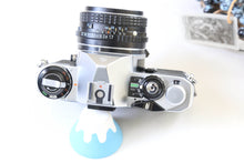 Load image into Gallery viewer, PENTAX ME &amp; 50mm F1.7 シルバー【完動品/美品✨】手のひらサイズ✨軽量フィルム一眼レフカメラ
