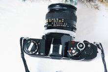 Load image into Gallery viewer, Canon AV-1 &amp; 28mmF2.8 明るい広角レンズ付き❗️【完動品】
