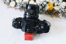 画像をギャラリービューアに読み込む, Canon New F-1 アイレベルファインダー ＆ New FD 50mm F1.4 セット + 純正ストラップ付き
