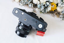 画像をギャラリービューアに読み込む, Canon New F-1 アイレベルファインダー ＆ New FD 50mm F1.4 セット + 純正ストラップ付き
