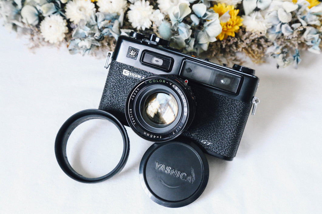 ✨名機レンジファインダー📸 YASHICA Electro 35 GT ✨ろうそく1本の明かりでも写る明るいレンズ搭載❗️