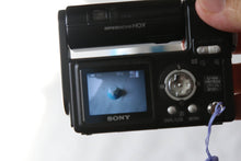 Load image into Gallery viewer, SONY Cyber-shot DSC-F77 ブラック【完動品/美品✨】希少❗️Carl Zeissレンズ搭載・CCDコンデジ
