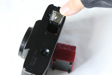 Load image into Gallery viewer, OLYMPUS PEN EF【完動品/実写済み✨】フラッシュ付きハーフカメラ📸
