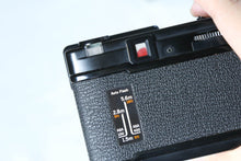 Load image into Gallery viewer, OLYMPUS PEN EF【完動品/実写済み✨】フラッシュ付きハーフカメラ📸
