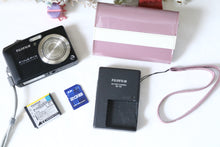 Load image into Gallery viewer, FUJIFILM Finepix F60fd 完動品 SDカード対応！CCDセンサー❗️1200万画素 オールドコンデジ
