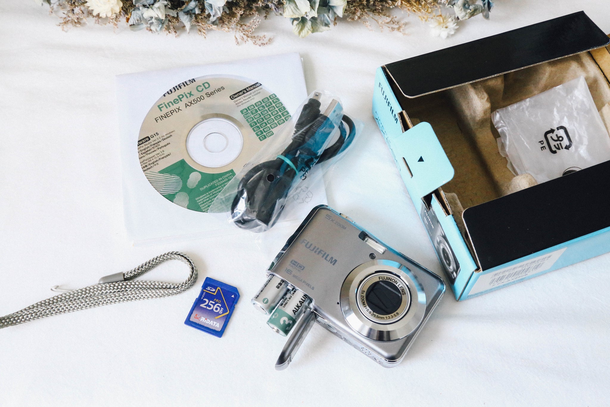 FUJIFILM Finepix AX550【未使用品/完動品 】単三電池🔋SDカード対応