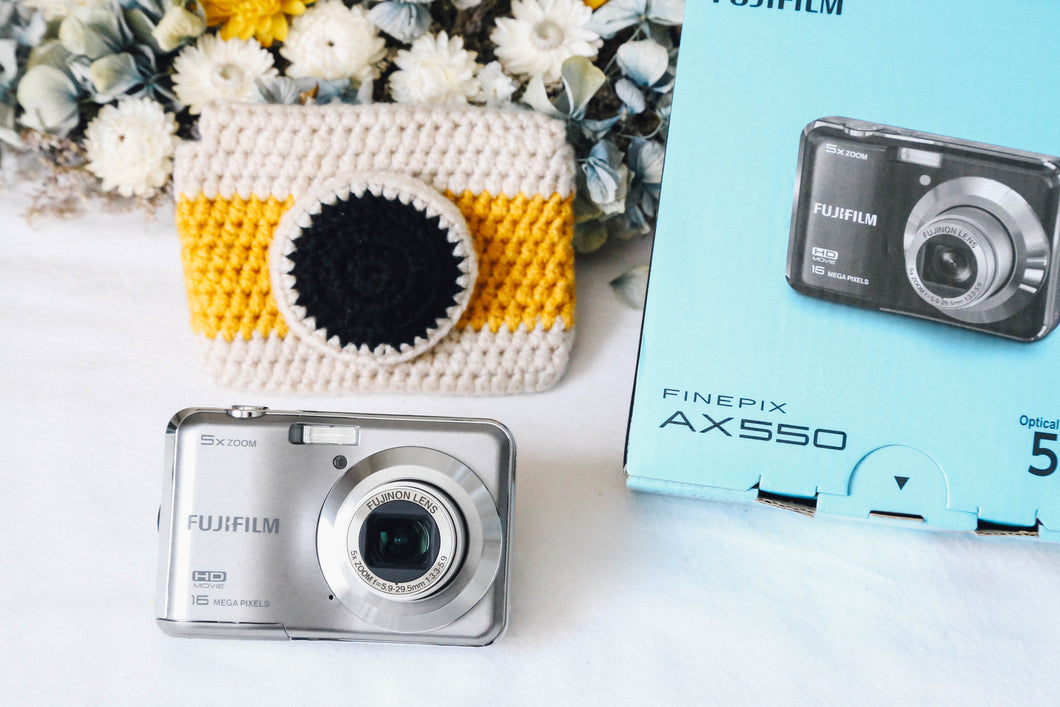 FUJIFILM Finepix AX550【未使用品/完動品 】単三電池🔋SDカード対応！CCDセンサー❗️1600万画素 オールドコンデジ