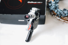 Load image into Gallery viewer, CHINON Bellami HD-1【完動品/付属品フルセット✨】8mmフィルムカメラの魅力をデジタルで📽️
