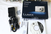Load image into Gallery viewer, Panasonic Lumix FH7 ブラック 🐦‍⬛【美品✨】ライカレンズ搭載🧰オールドコンデジ・SDカード対応❗️CCDセンサー
