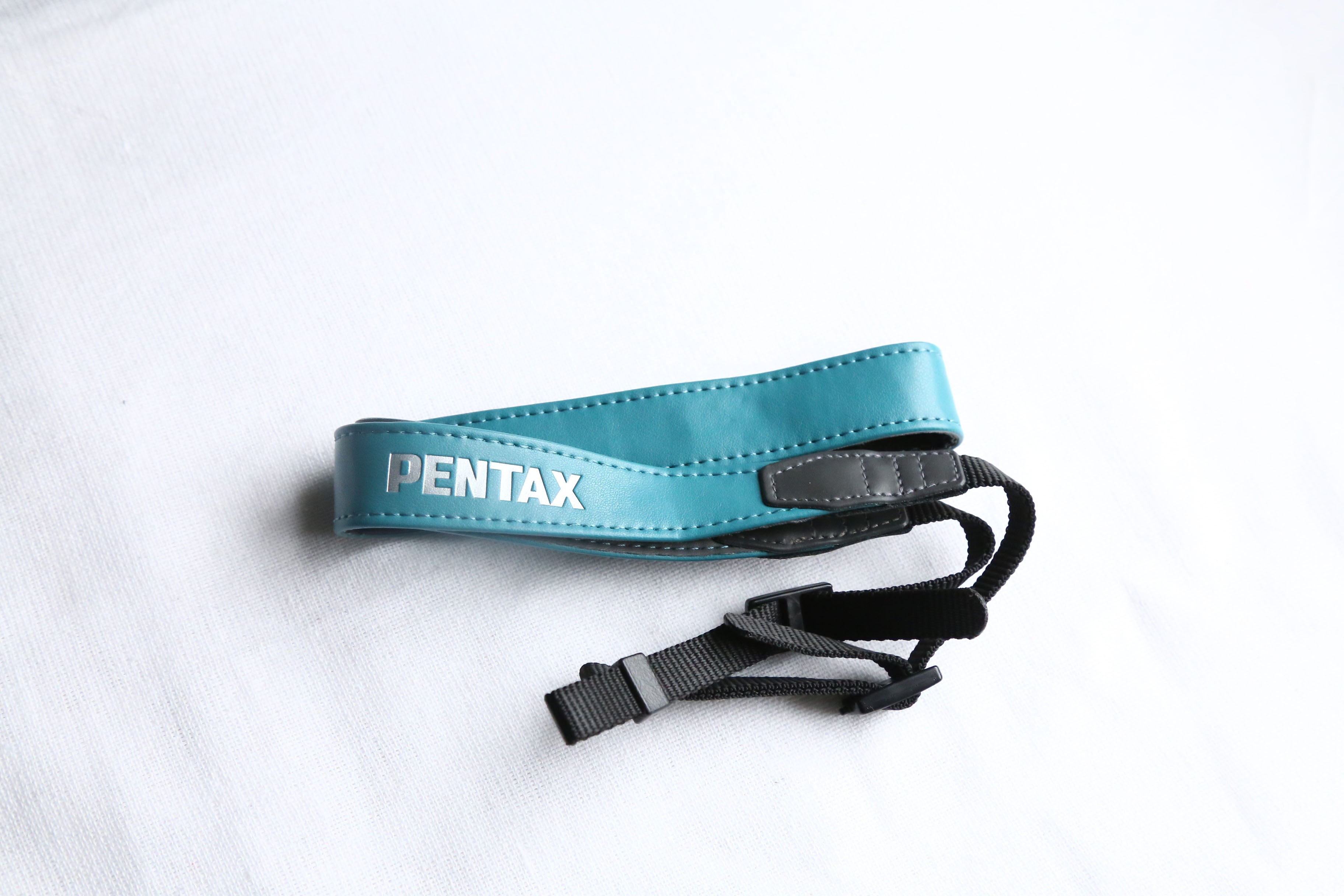 PENTAX WG-3 ホワイトブルー カラビナストラップ 中古品 送料込み IMG_8441_7171d703-ad5c-46ab-