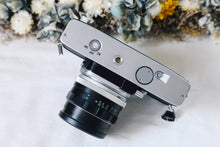 Load image into Gallery viewer, ✨世界中で愛された名機 📸 Minolta SRT101 &amp; 55mmF1.7✨(SV)【完動品】
