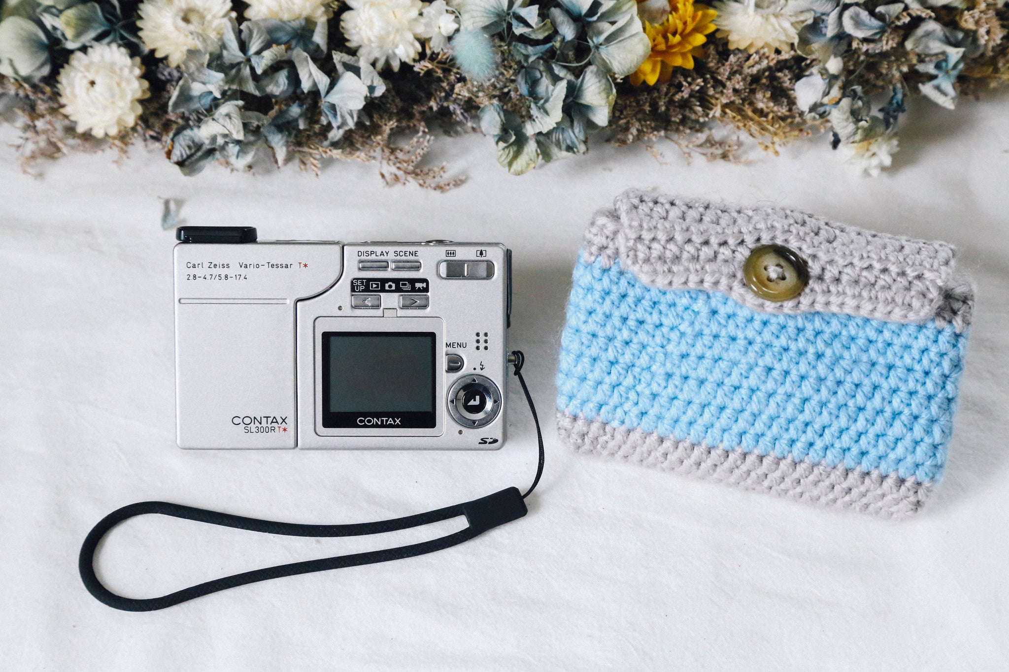 Rare CONTAX SL300RT: Slim, Stylish, and Lightweight. Perfectly