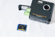 Load image into Gallery viewer, PENTAX Optio 43WR 🌊 ほぼ水中カメラ🐠 CCDセンサー搭載 オールドコンデジ 単三電池対応🔋
